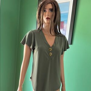 💚💚EUC 89th & Madison Olive Green Cap Sleeve Relaxed Blouse💚💚